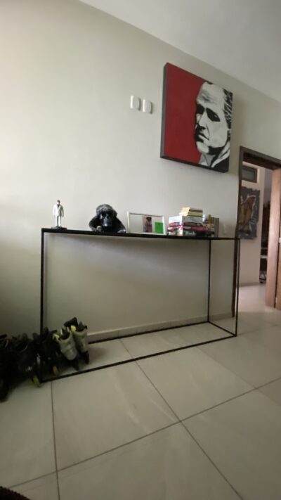 Credenza Volta – Hierro Minimalista de 1.80 m