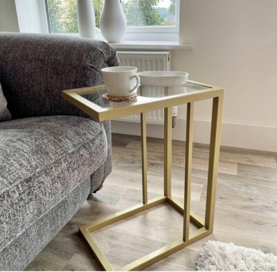 Mesa Auxiliar de Sofá de Cristal – Diseño Moderno y Funcional