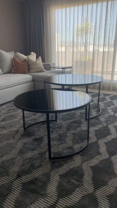Set de Mesas Eclipse Mega | Diseño Contemporáneo con Acabados de cristal.
