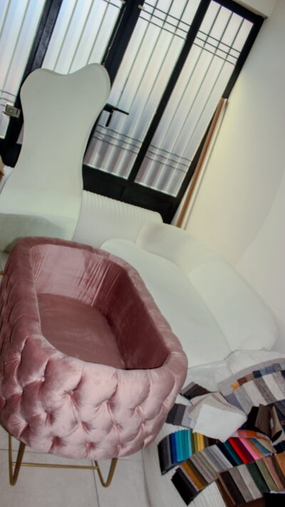 Moisés Isabel: Encanto Clásico con Modernidad - Image 7