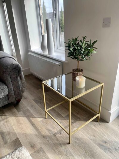 Mesa Auxiliar de Cristal Madison – Elegancia Minimalista para Tu Hogar