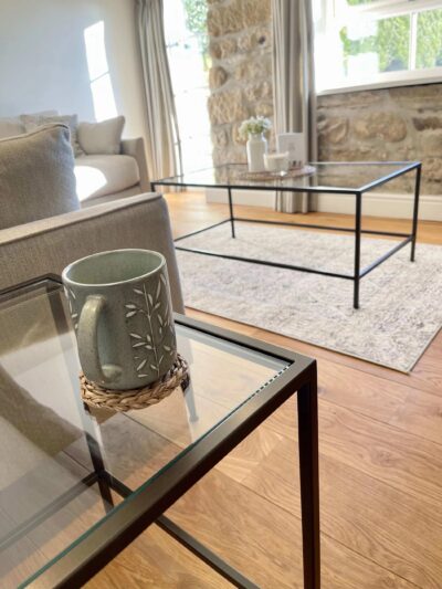 Mesa Auxiliar de Cristal Madison – Elegancia Minimalista para Tu Hogar - Image 9