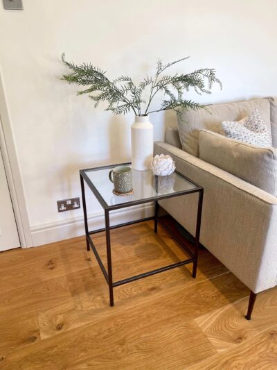 Mesa Auxiliar de Cristal Madison – Elegancia Minimalista para Tu Hogar - Image 16