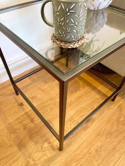 Mesa Auxiliar de Cristal Madison – Elegancia Minimalista para Tu Hogar - Image 14