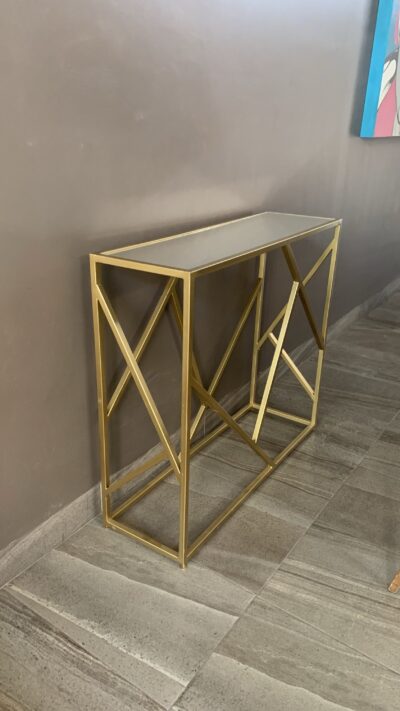 Consola Dorada Allegra: Elegancia y Funcionalidad para tu Espacio - Image 3