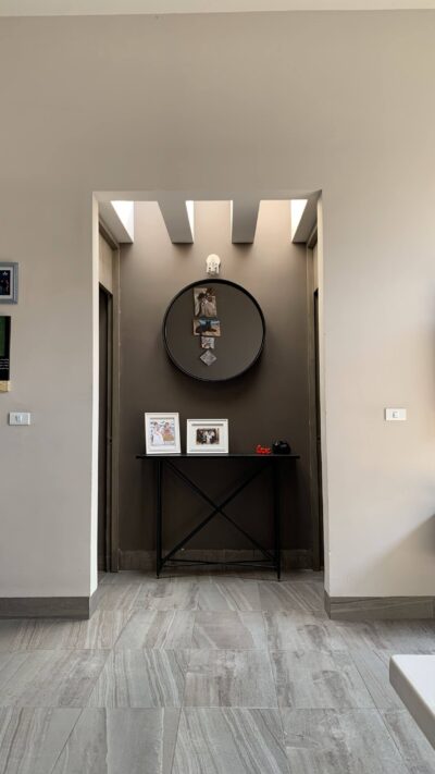 Set Credenza y Espejo Industrial Nova | Estilo Contemporáneo en Hierro Negro - Image 2